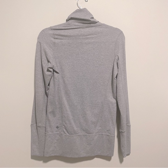 Lululemon In Stride Jacket in Heathered Fossil & Blurred Blossoms White - Picture 3 of 10